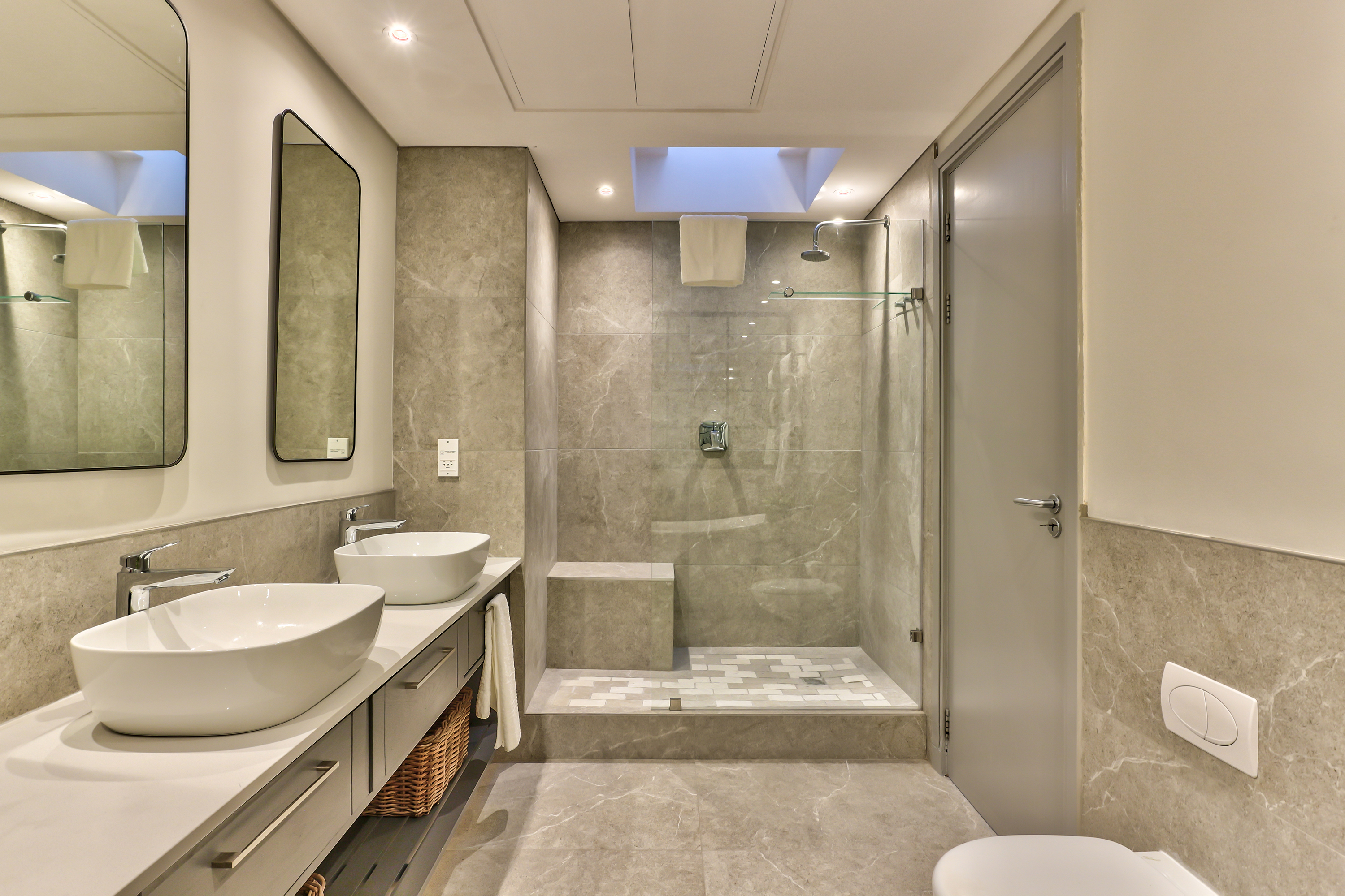 Parergon 401 bathroom walk-in shower
