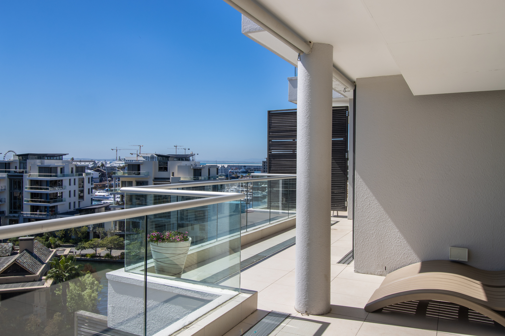 Juliette 603 balcony and canal outlook