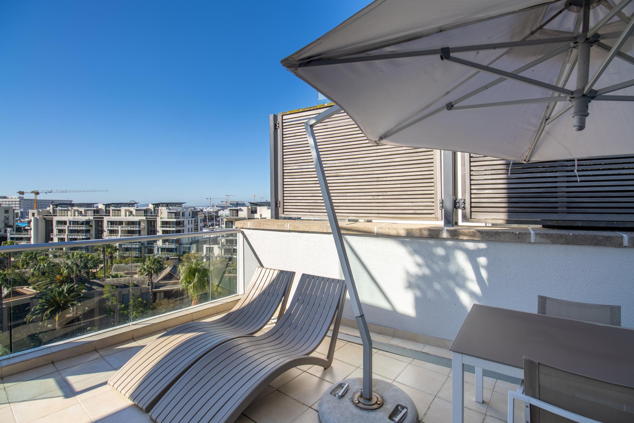 Juliette 604 private balcony seating area