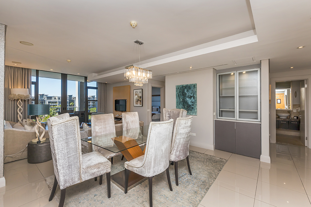Kylemore 408 dining area and open-plan living space