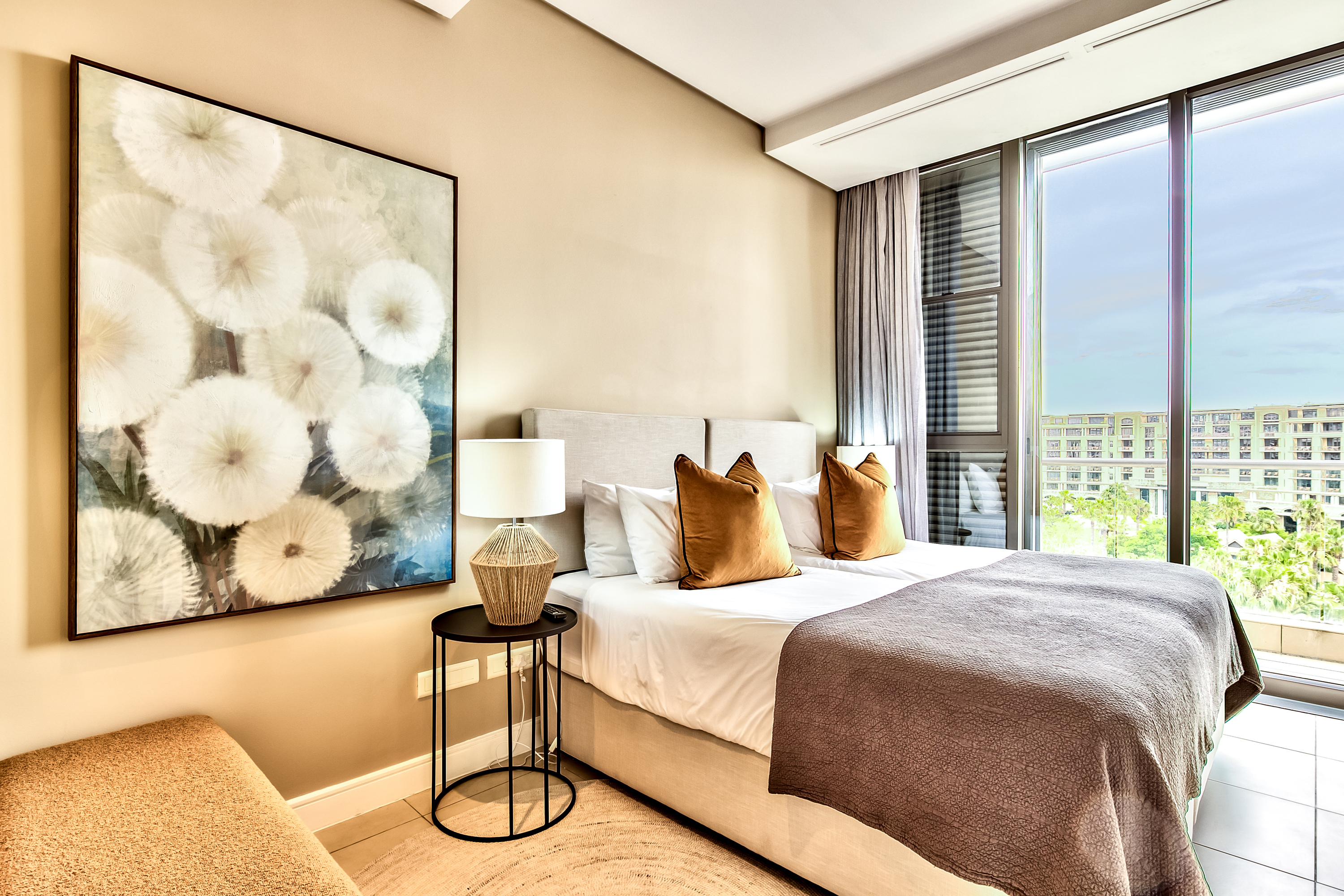 Juliette 602 second bedroom with twin beds