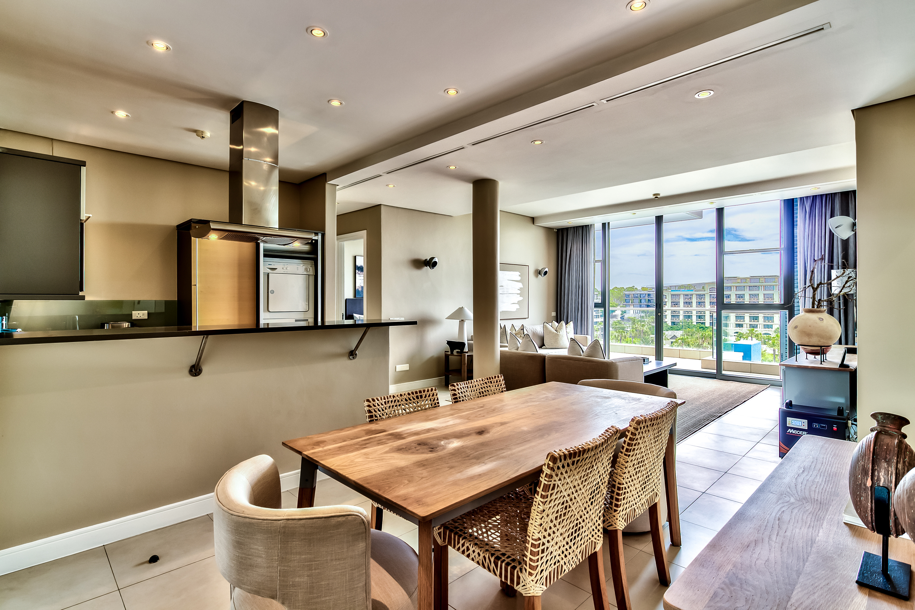 Juliette 602 dining room and open-plan living area